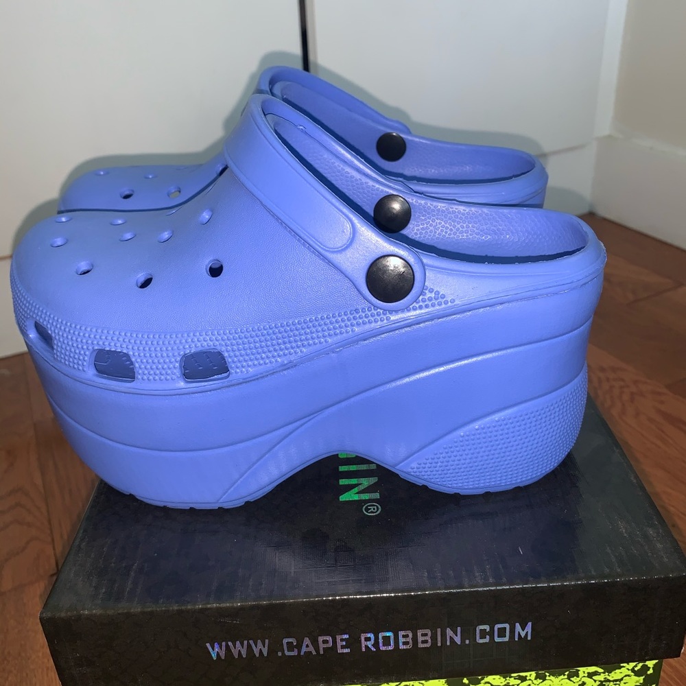 Platform Clogs (BRAND NEW)